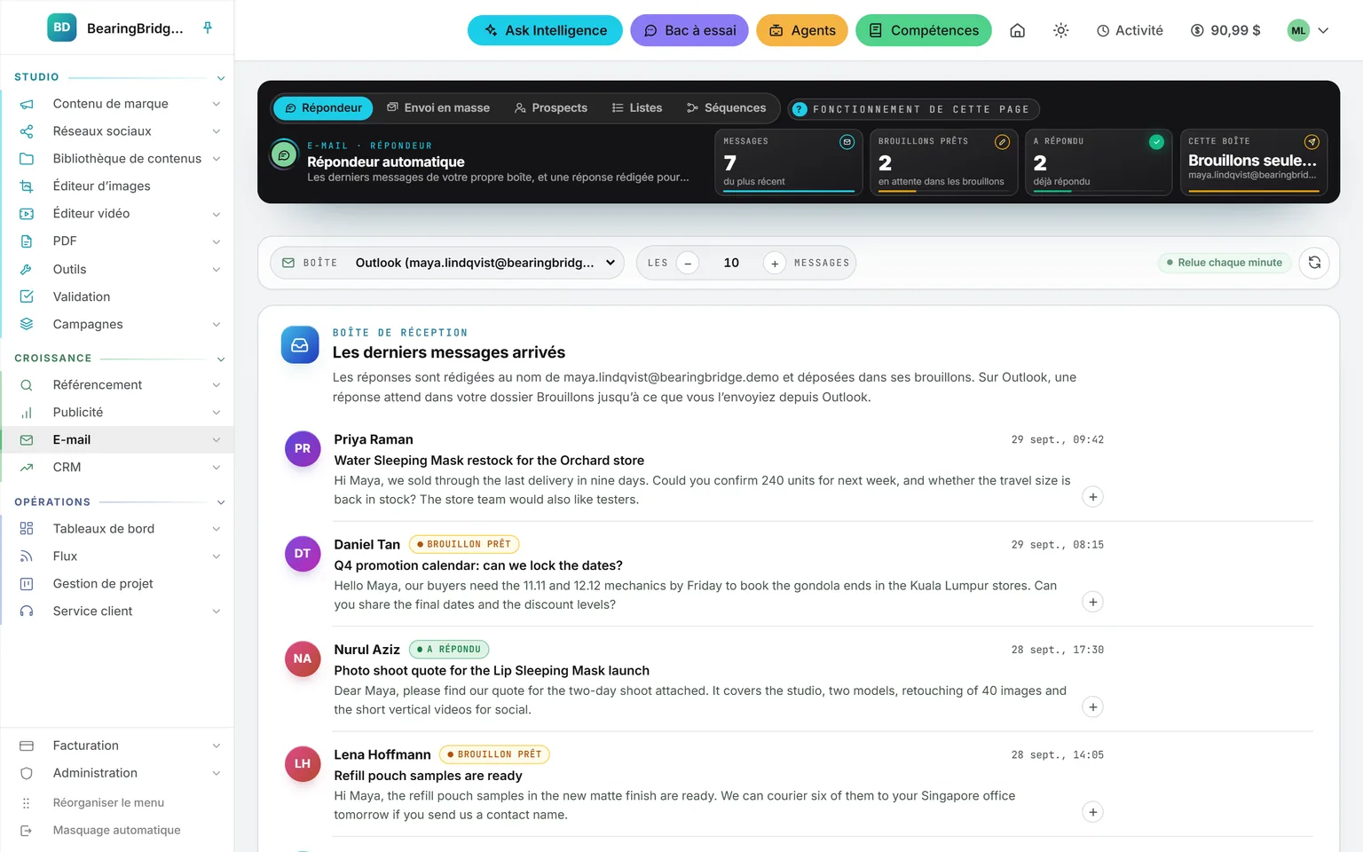 Le Répondeur automatique d’une boîte Outlook : le bandeau affiche sept messages, dont deux brouillons prêts et deux réponses envoyées, au-dessus de la boîte de réception où figure l’état de chaque message