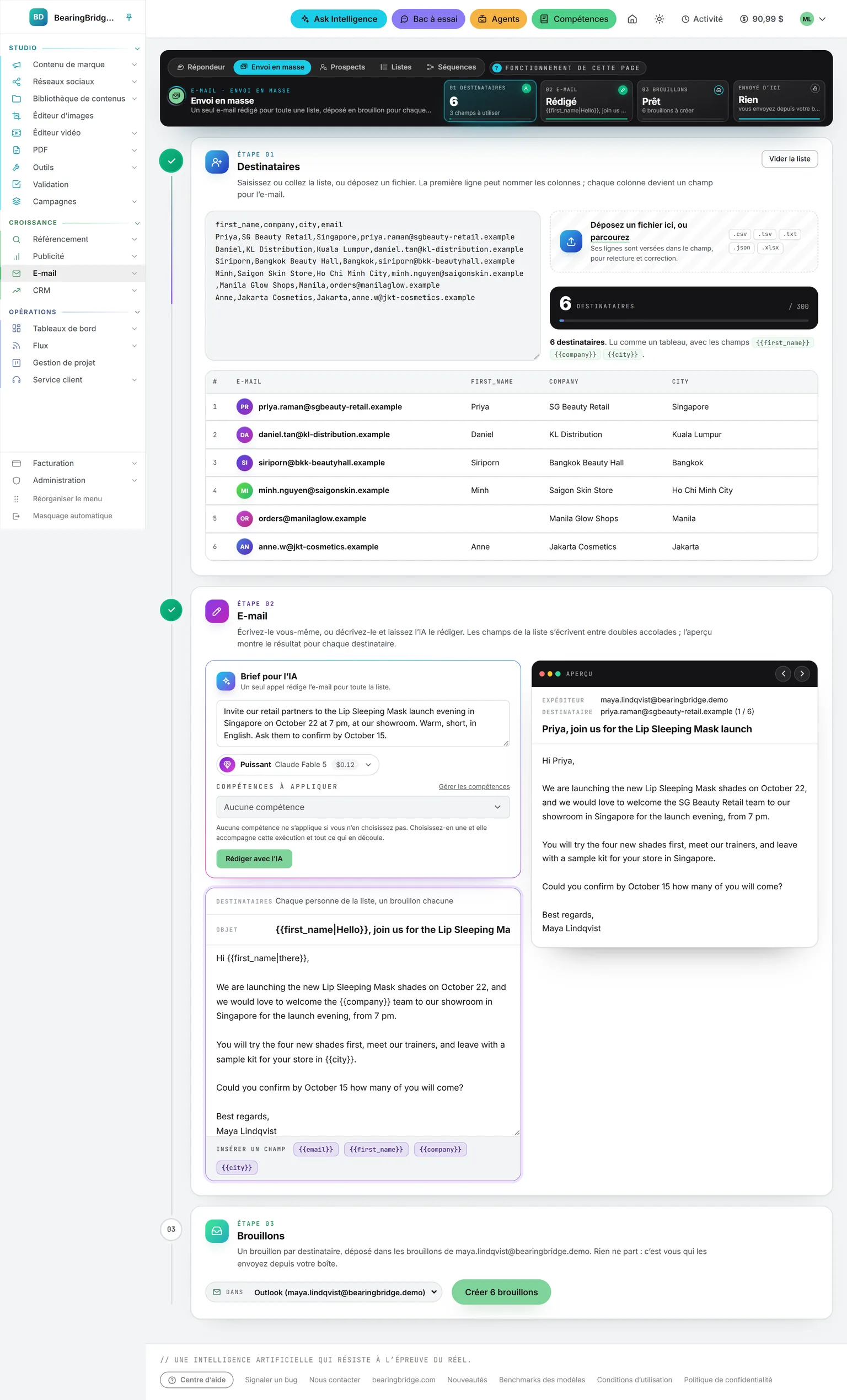 La page Envoi en masse en entier : six destinataires lus dans un tableau collé, l’e-mail avec ses champs et le brief pour l’IA, l’aperçu fusionné pour une personne, et l’étape qui crée les brouillons