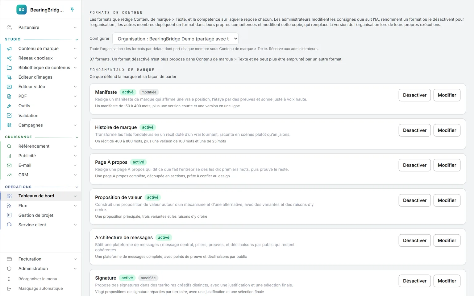 La rubrique Formats de contenu du catalogue des compétences : les 37 formats, ceux des fondamentaux de marque en tête, tous activés pour l’organisation, le manifeste et la signature retouchés